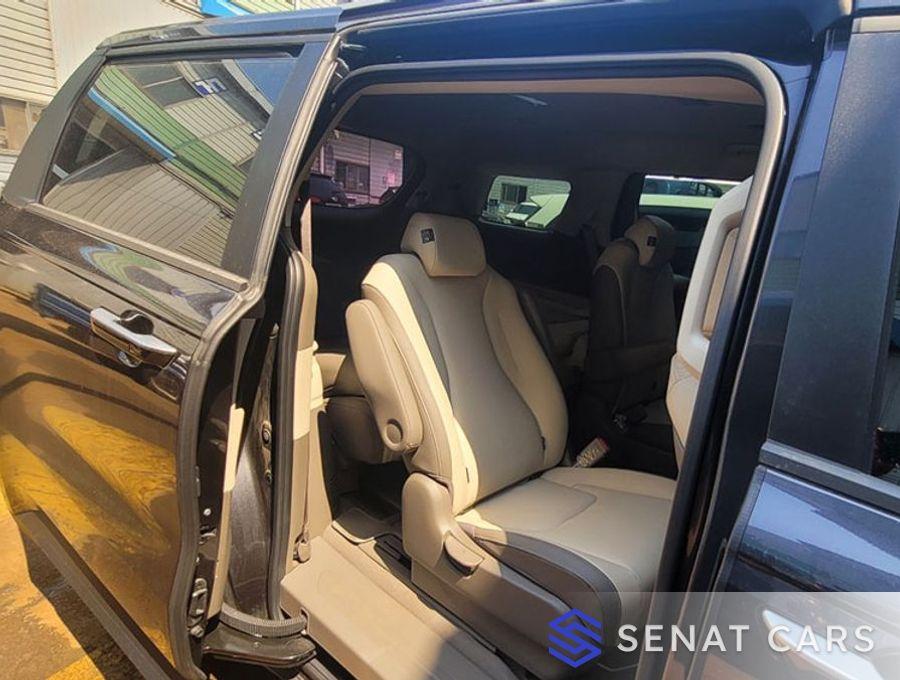 Kia Carnival 9-Seater Prestige 2WD