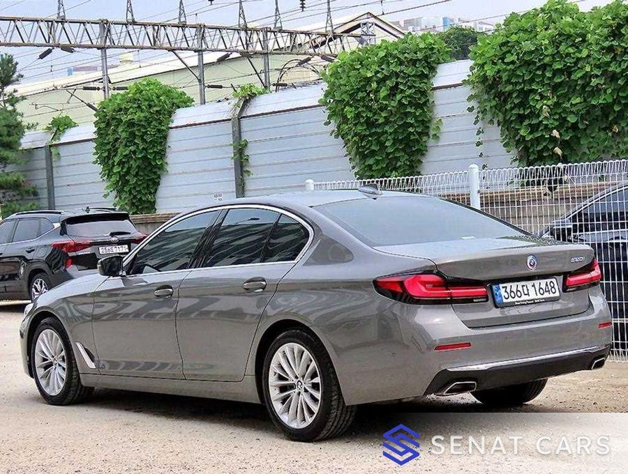 BMW 5-Series 520i Luxury 2WD