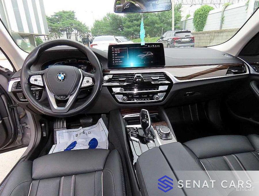 BMW 5-Series 520i Luxury 2WD