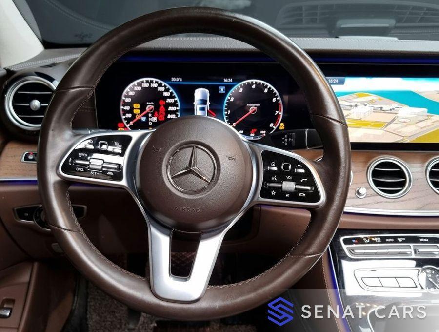 Mercedes-Benz E-Class E300 4MATIC Exclusive 4WD