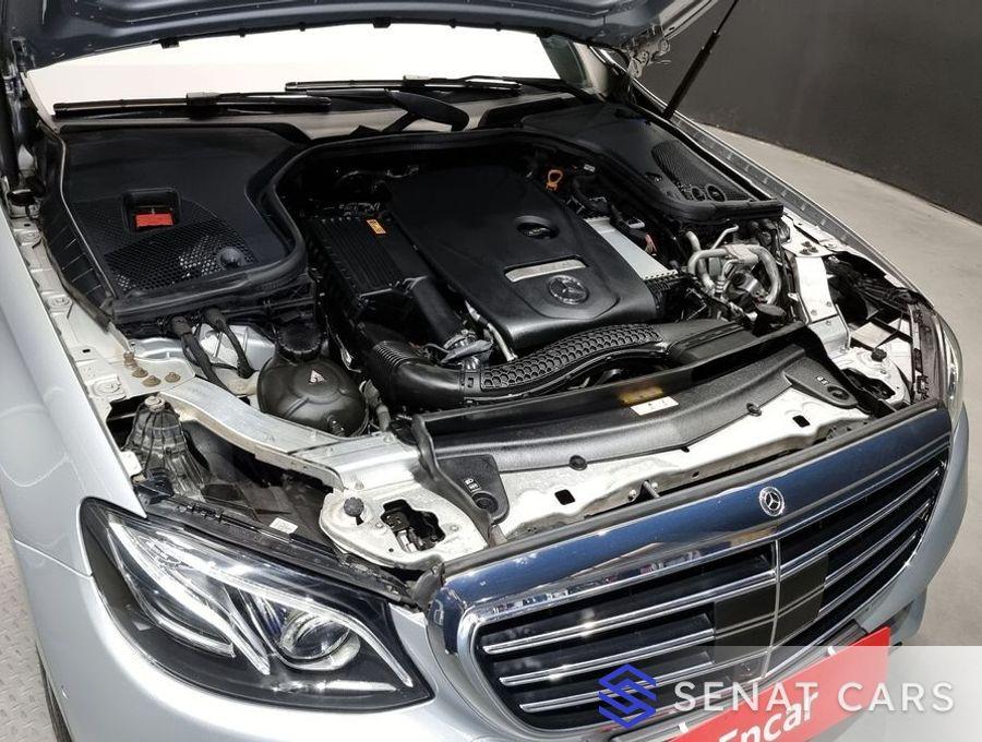 Mercedes-Benz E-Class E300 4MATIC Exclusive 4WD