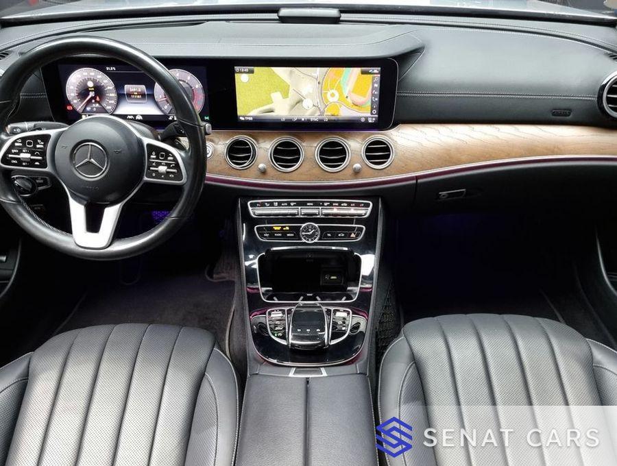 Mercedes-Benz E-Class E300 4MATIC Exclusive 4WD