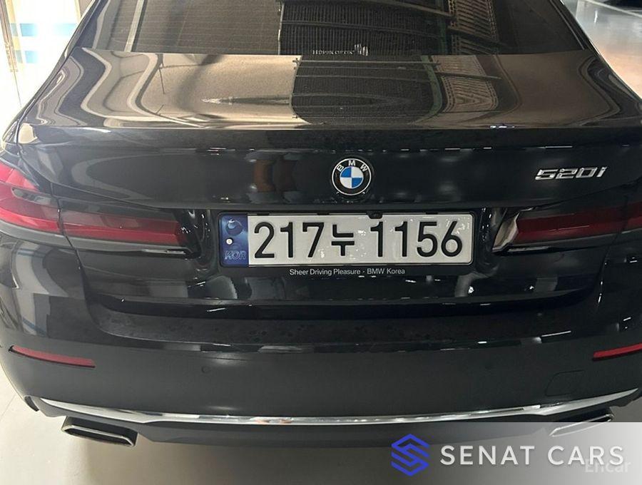 BMW 5-Series 520i Luxury 2WD