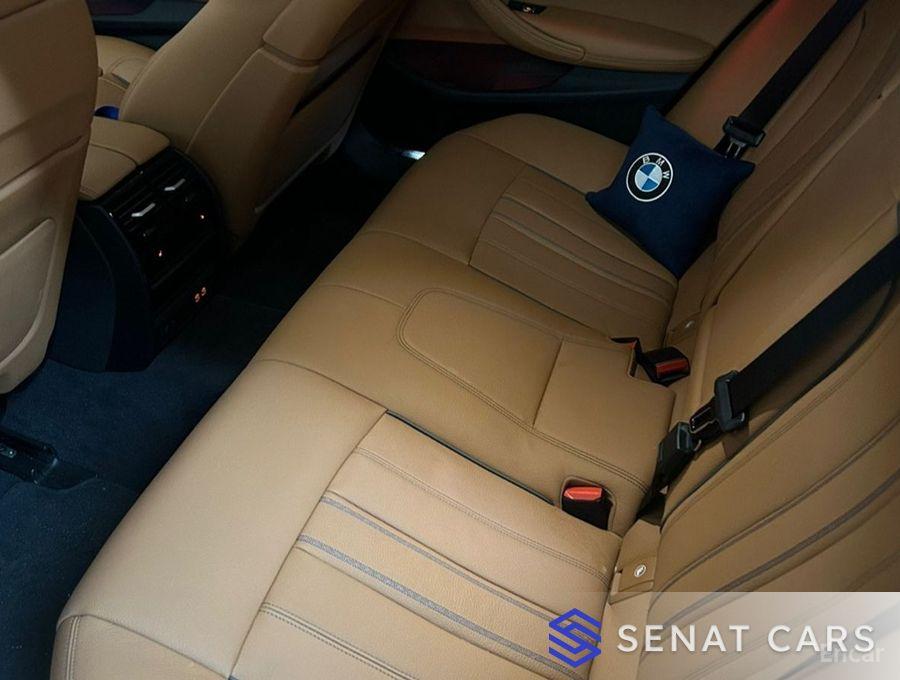 BMW 5-Series 520i Luxury 2WD