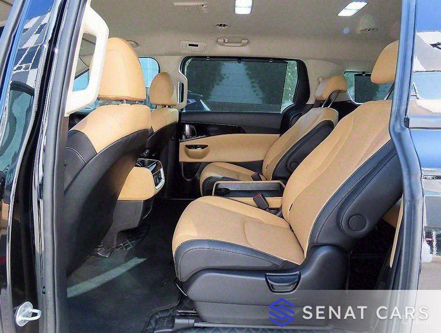 Kia Carnival 9-Seater Signature 2WD