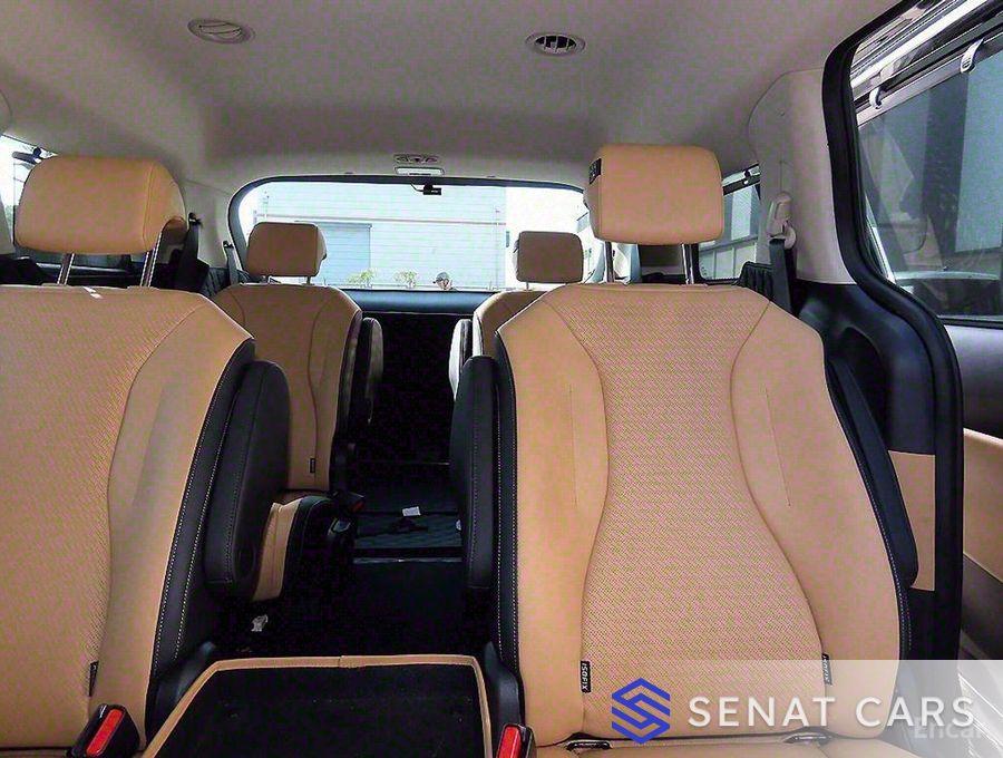 Kia Carnival 9-Seater Signature 2WD