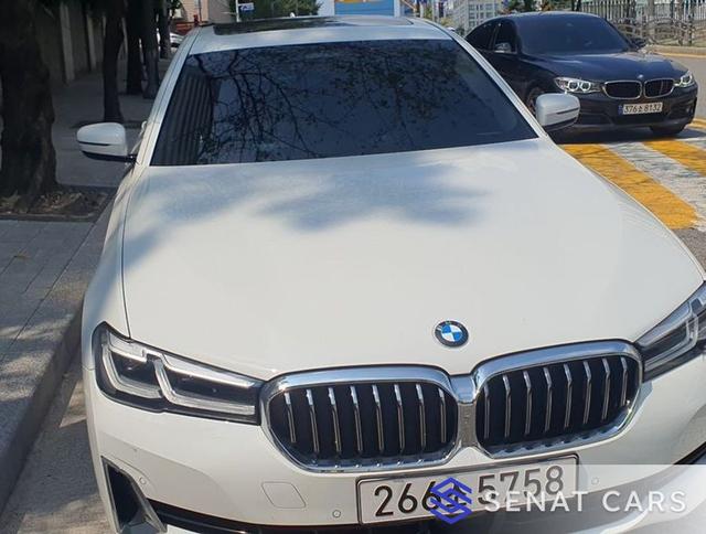 BMW 5-Series 520i Luxury 2WD