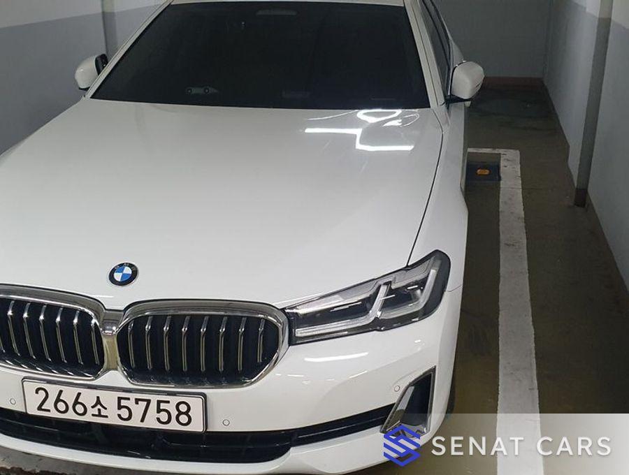 BMW 5-Series 520i Luxury 2WD