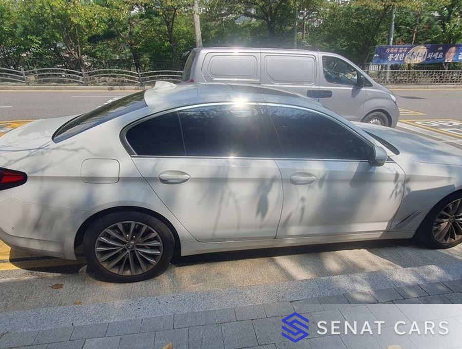 BMW 5-Series 520i Luxury 2WD