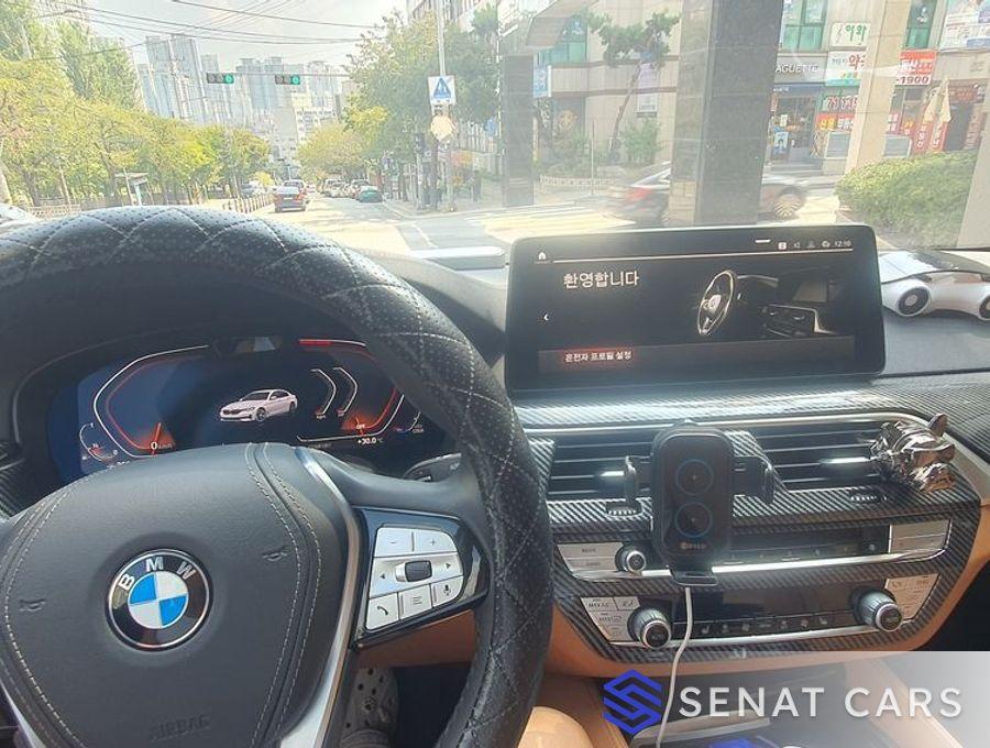 BMW 5-Series 520i Luxury 2WD