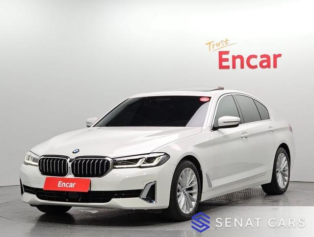 BMW 5-Series 520i Luxury 2WD