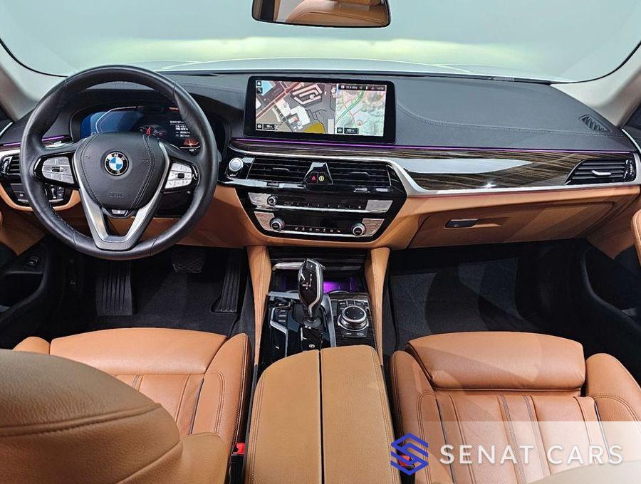 BMW 5-Series 520i Luxury 2WD