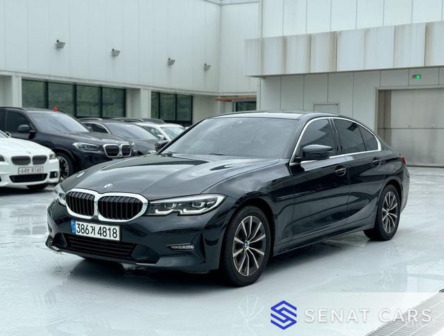 BMW 3-Series 320i 2WD