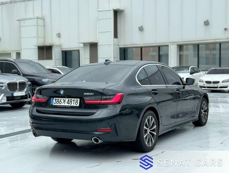 BMW 3-Series 320i 2WD