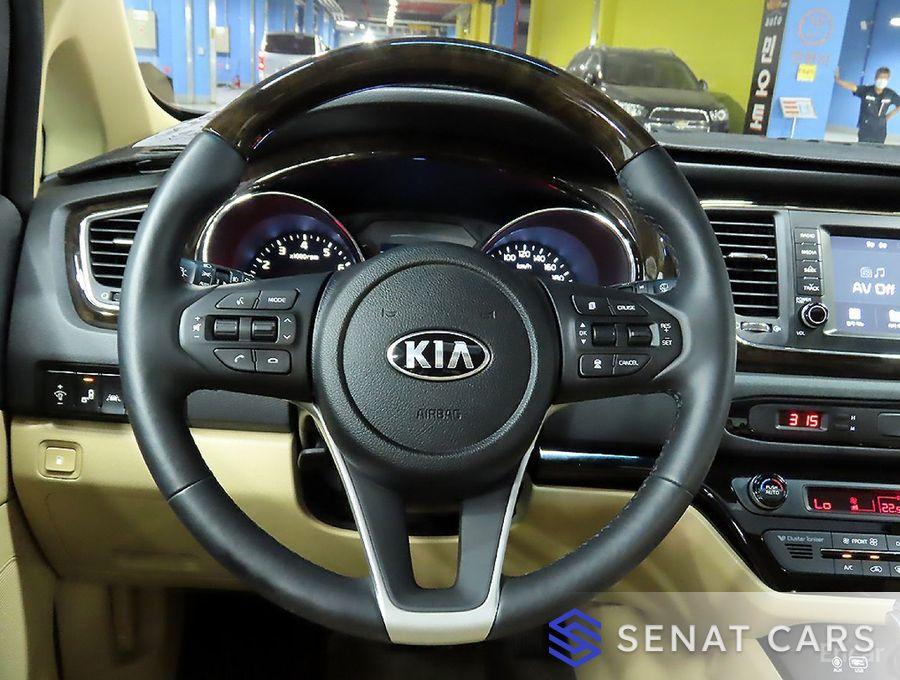 Kia Carnival Gasoline 7-Seater Limousine VIP 2WD