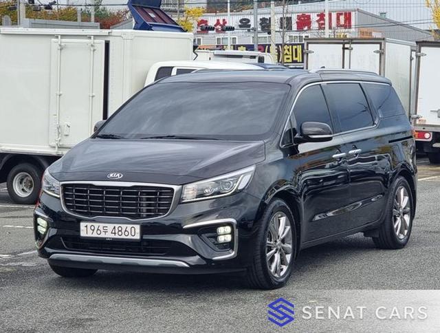 Kia Carnival 7-Seater Limousine VIP 2WD