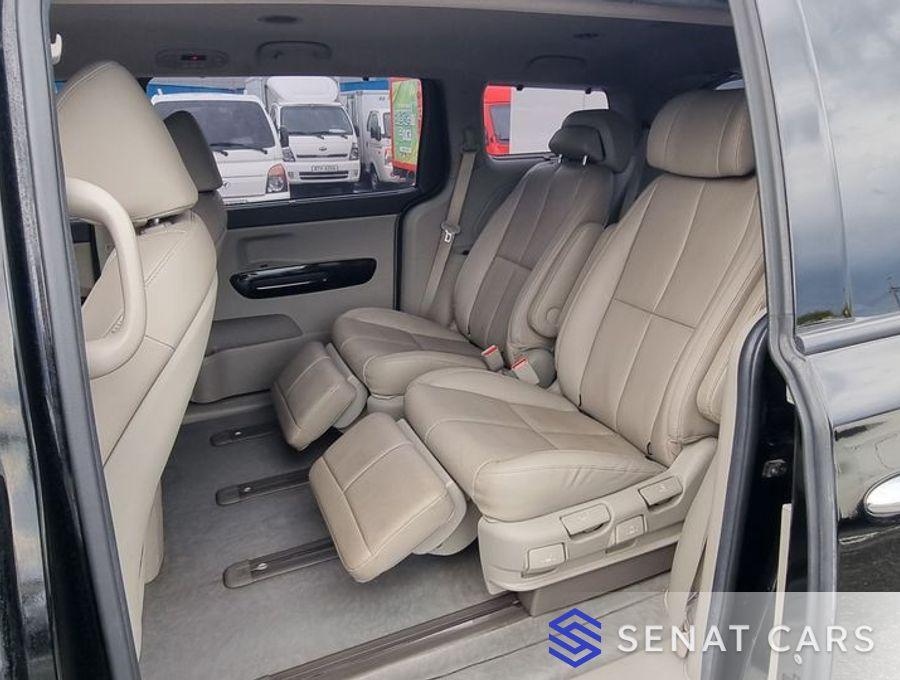 Kia Carnival 7-Seater Limousine VIP 2WD