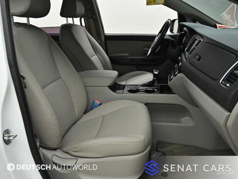 Kia Carnival 9-Seater Luxury 2WD