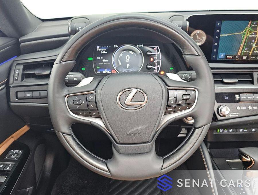 Lexus ES Luxury Plus 2WD