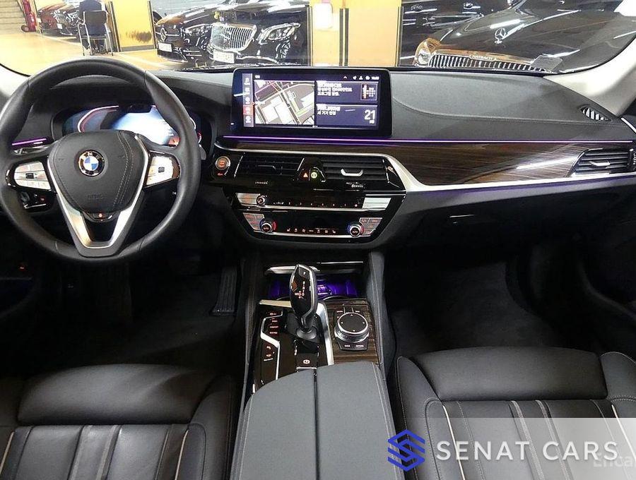 BMW 5-Series 520i Luxury 2WD