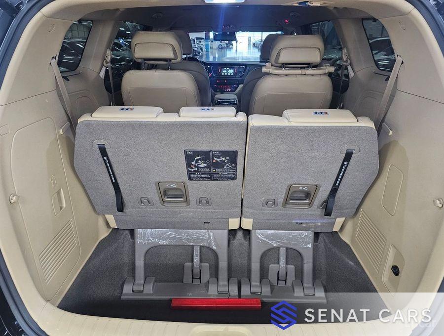 Kia Carnival Gasoline 7-Seater Limousine VIP 2WD