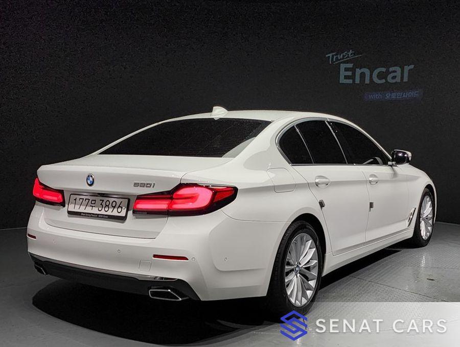 BMW 5-Series 520i Luxury 2WD