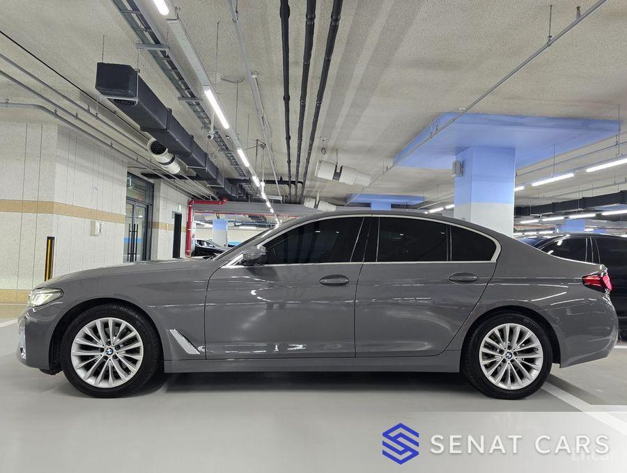 BMW 5-Series 520i Luxury 2WD