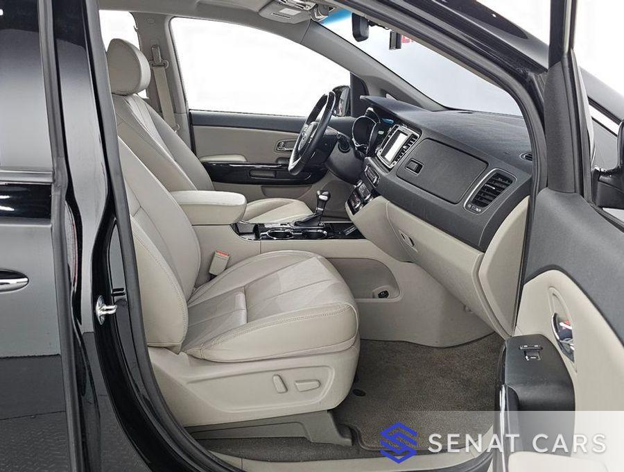 Kia Carnival 7-Seater Limousine President 2WD