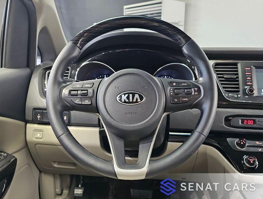 Kia Carnival 11-Seater Prestige 2WD