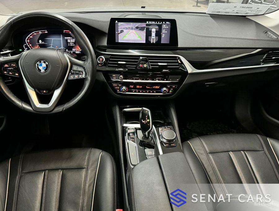 BMW 5-Series 520i Luxury 2WD