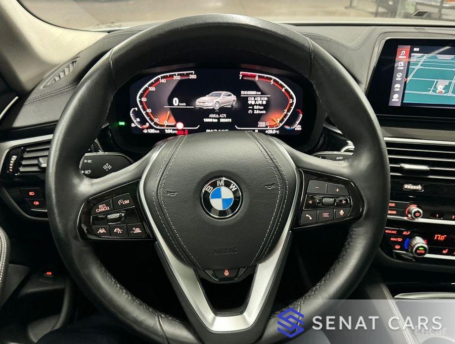 BMW 5-Series 520i Luxury 2WD