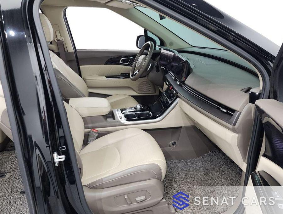 Kia Carnival 7-Seater Signature 2WD