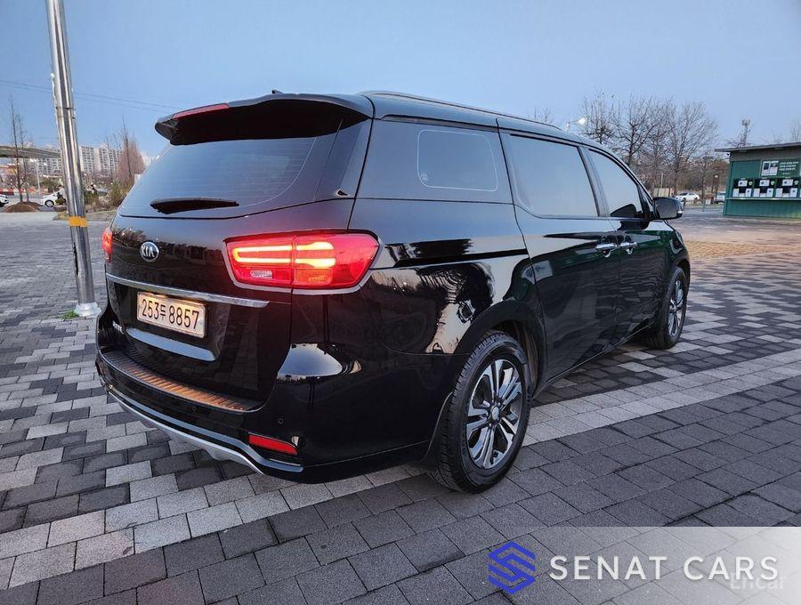 Kia Carnival 9-Seater Luxury 2WD