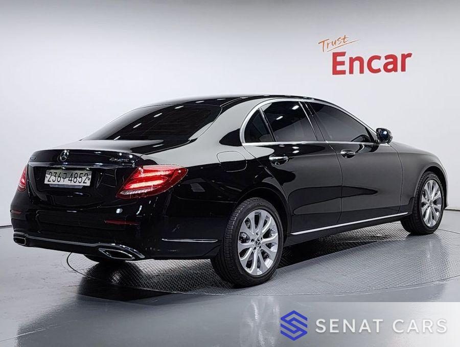 Mercedes-Benz E-Class E300 4MATIC Exclusive 4WD