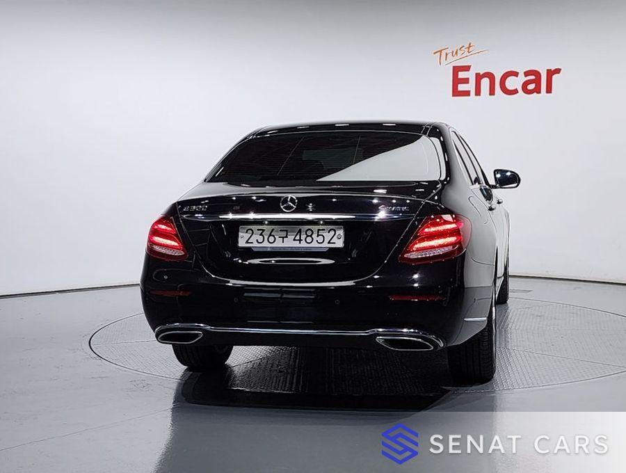 Mercedes-Benz E-Class E300 4MATIC Exclusive 4WD