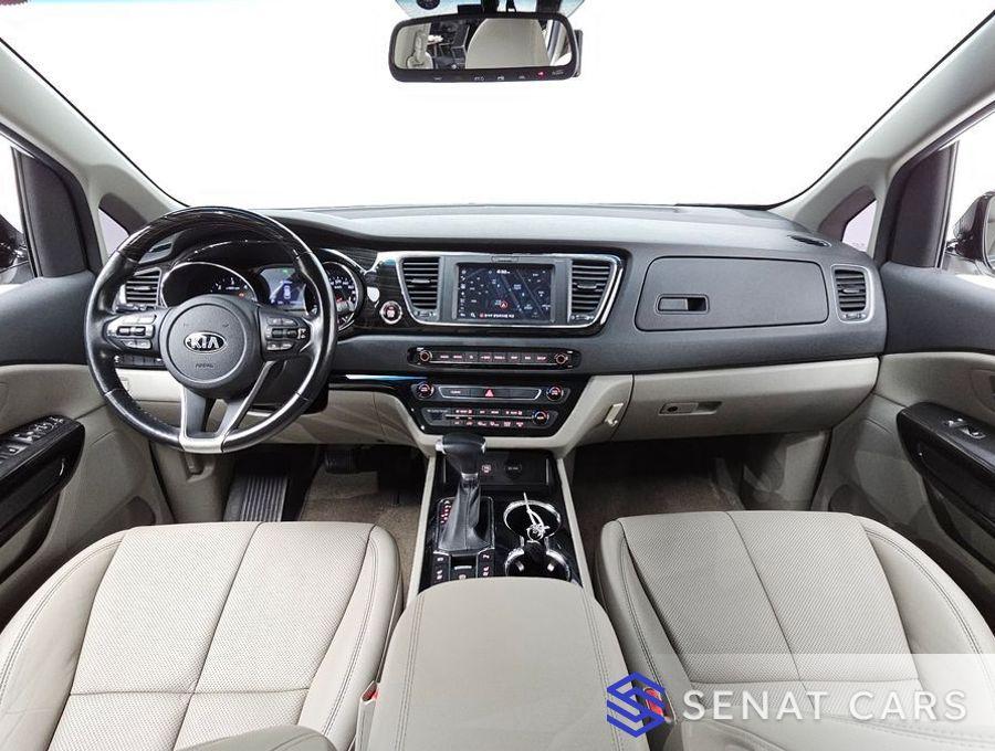 Kia Carnival 9-Seater Noblesse 2WD