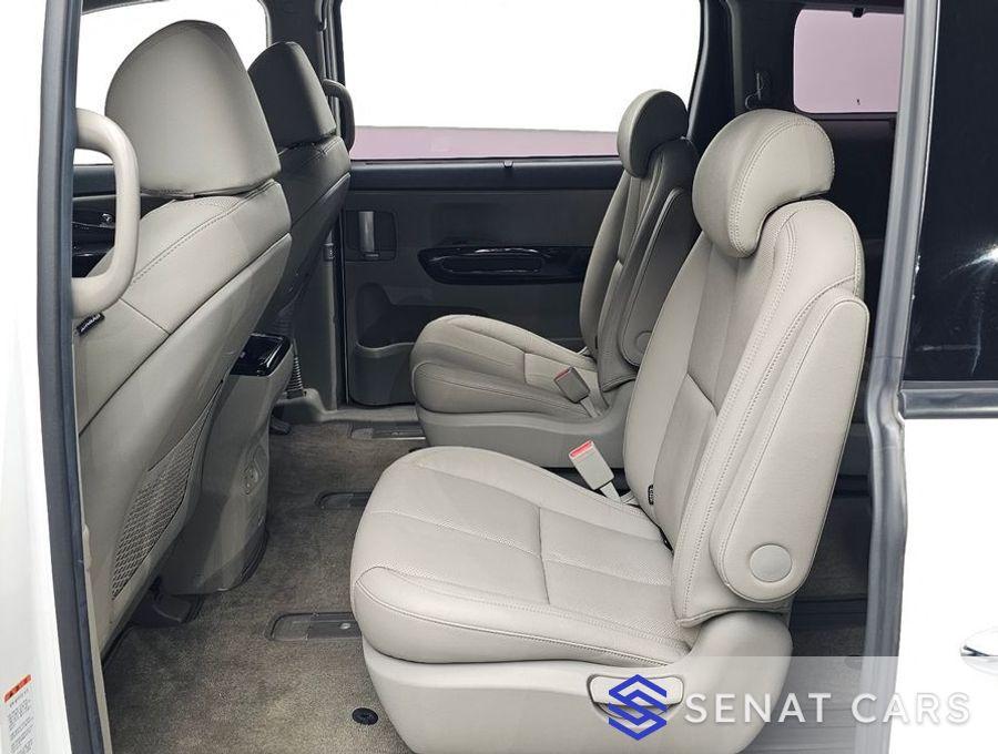 Kia Carnival 9-Seater Noblesse 2WD