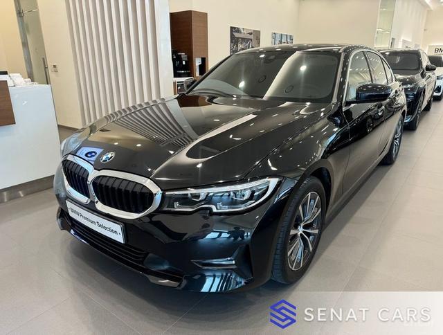 BMW 3-Series 320i 2WD