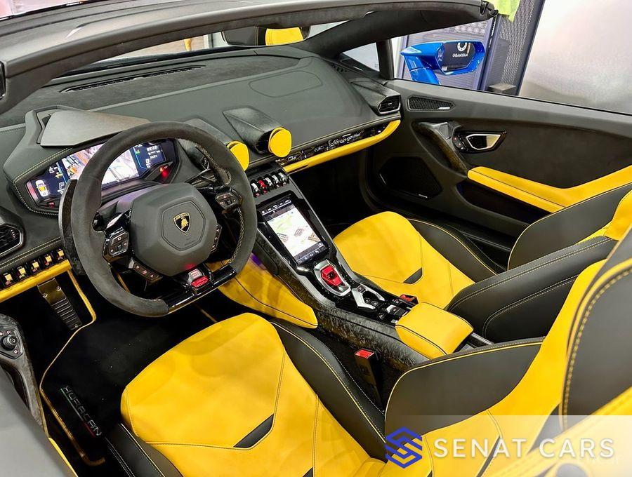 Lamborghini Huracan LP640-4 EVO Spyder 2WD