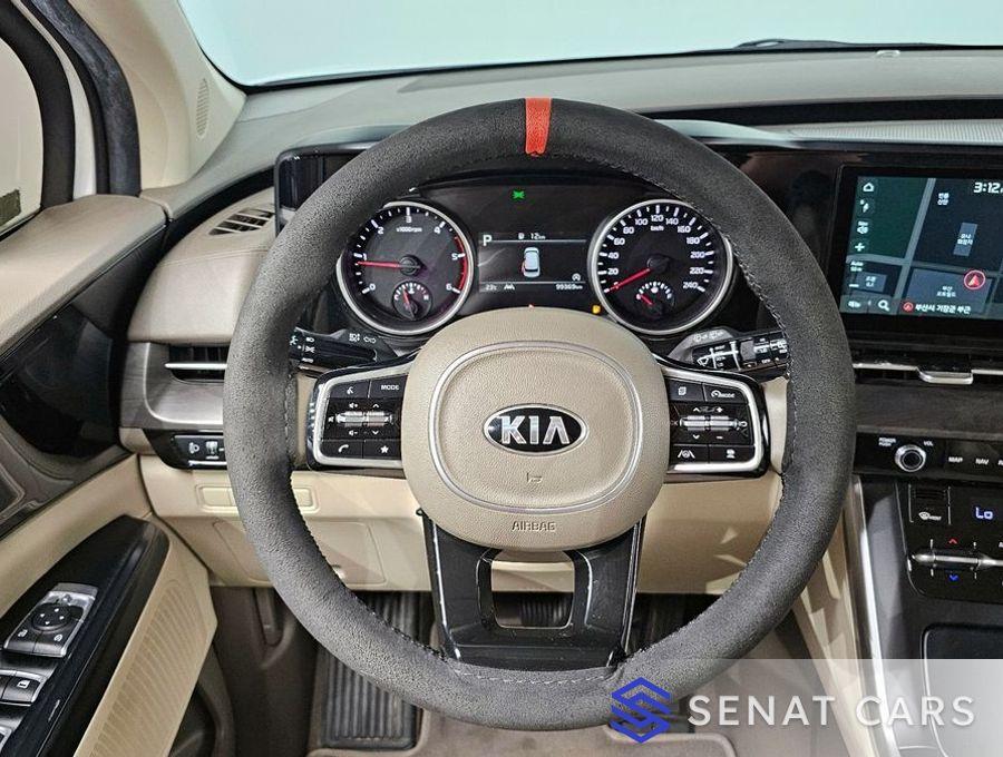 Kia Carnival 9-Seater Prestige 2WD