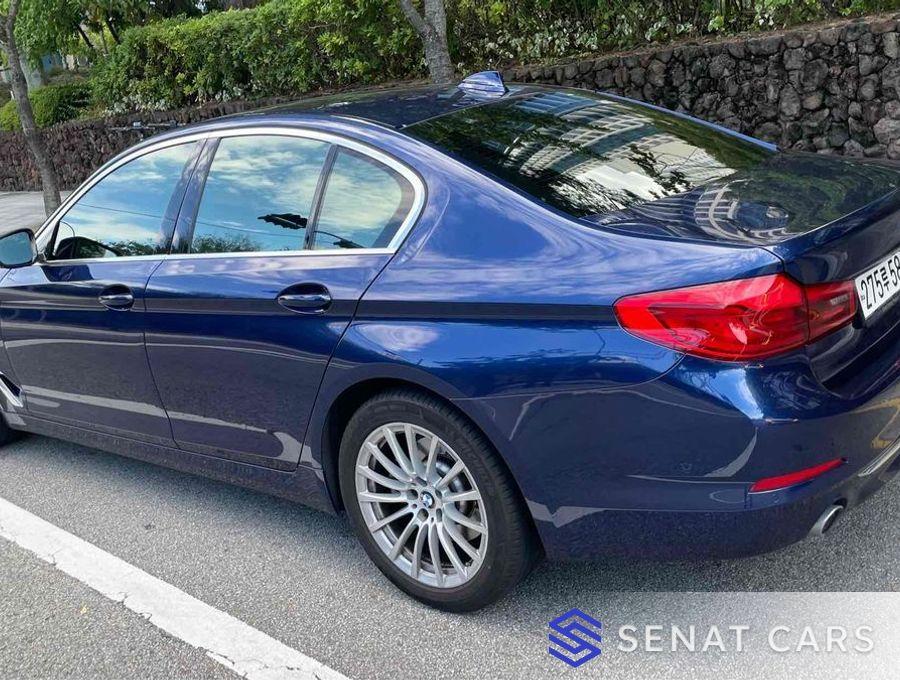 BMW 5-Series 520i Luxury 2WD