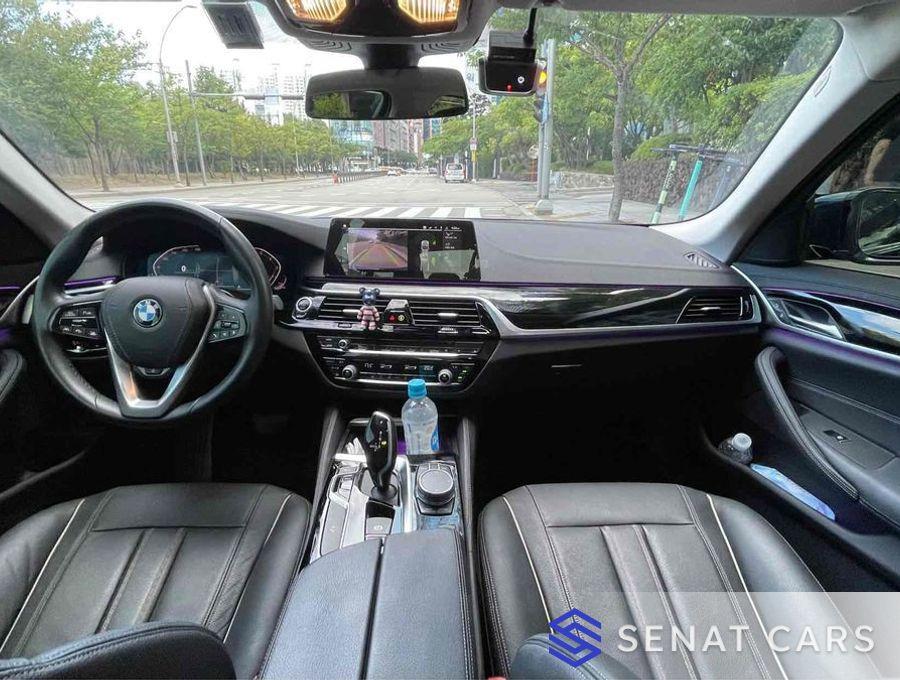 BMW 5-Series 520i Luxury 2WD