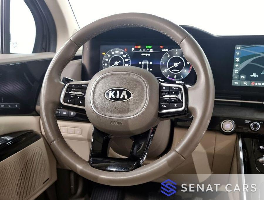 Kia Carnival 9-Seater Signature 2WD