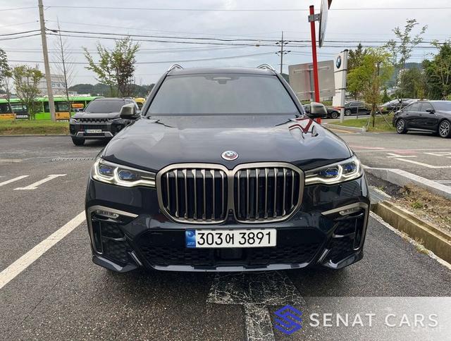 BMW X7 M50i 6STR 2WD