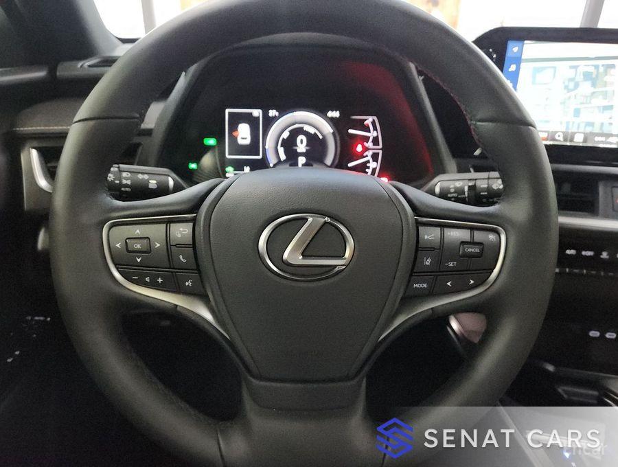 Lexus UX 2.0 2WD