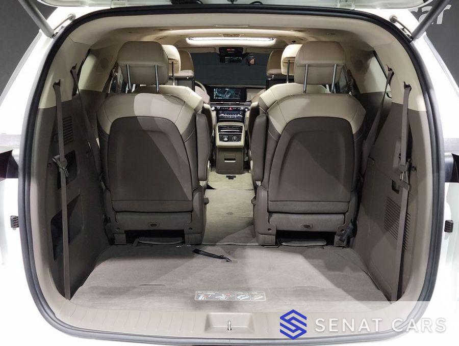 Kia Carnival 9-Seater Signature 2WD