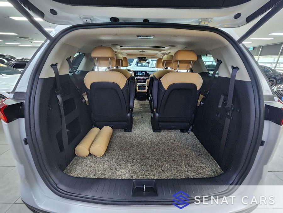 Kia Carnival 9-Seater Noblesse 2WD