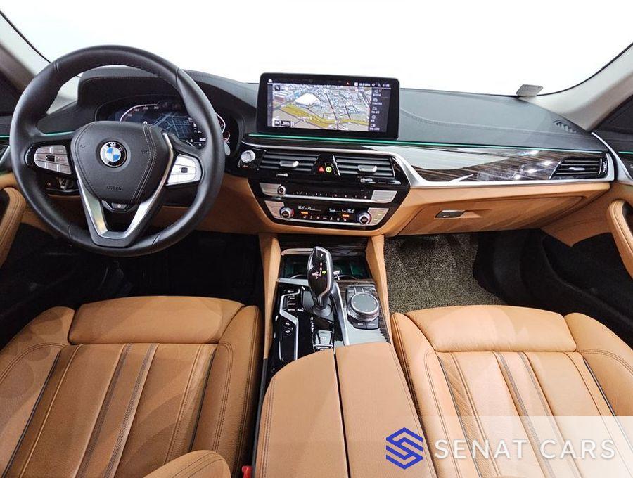 BMW 5-Series 520i Luxury 2WD