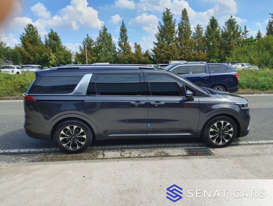 Kia Carnival 9-Seater Signature 2WD