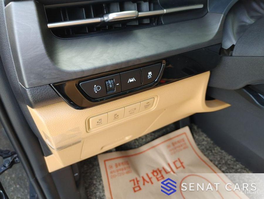 Kia Carnival 9-Seater Signature 2WD